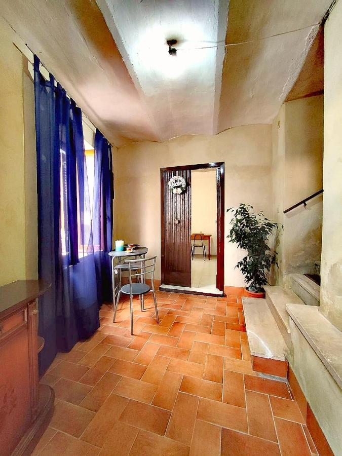 La Casa In Piazza Apartment Toffia Exterior foto