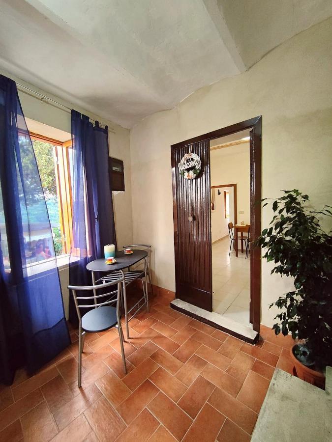 La Casa In Piazza Apartment Toffia Exterior foto