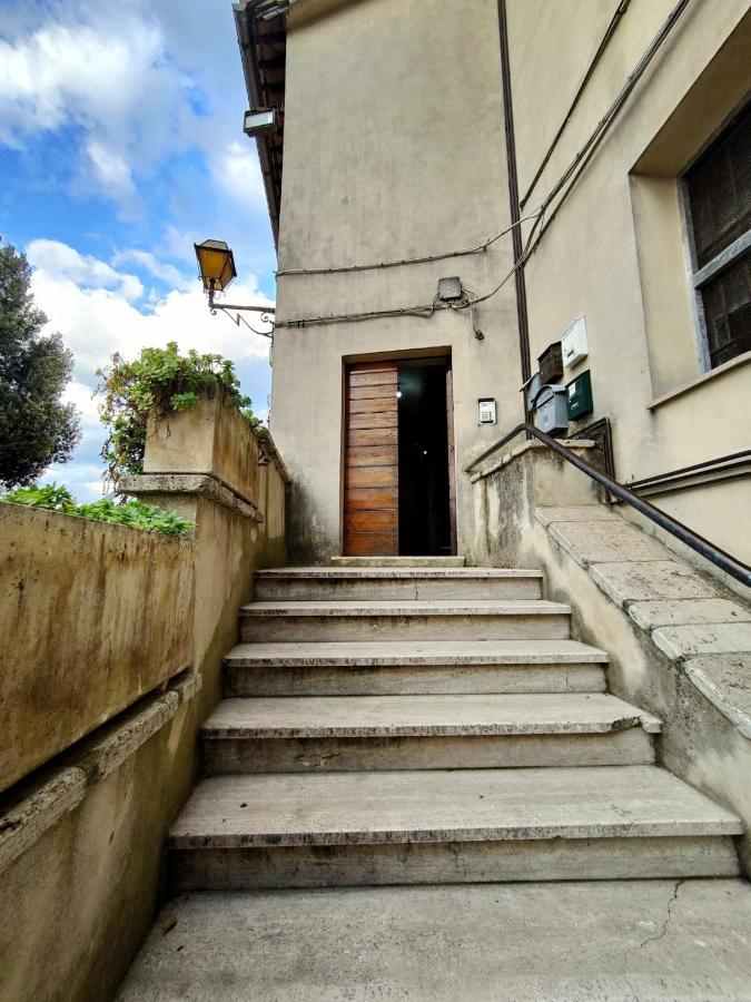 La Casa In Piazza Apartment Toffia Exterior foto